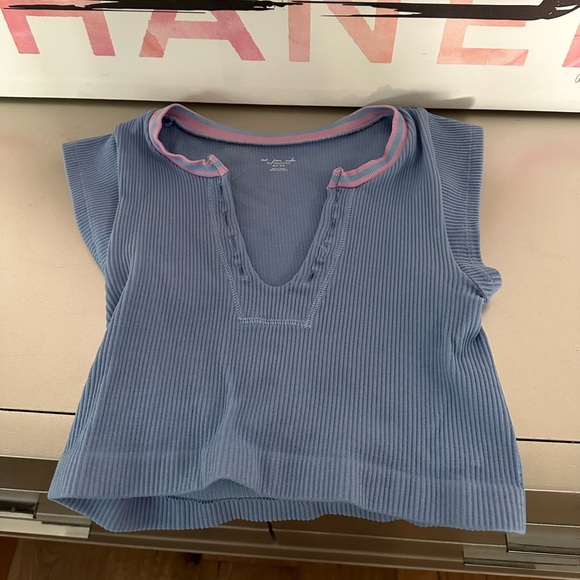 This is a size XS blue urban outfitters top - Picture 1 of 2